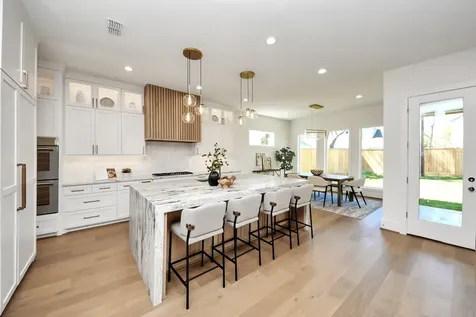 1623 Viking Drive Houston TX 77018