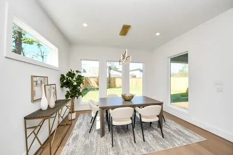 1623 Viking Drive Houston TX 77018