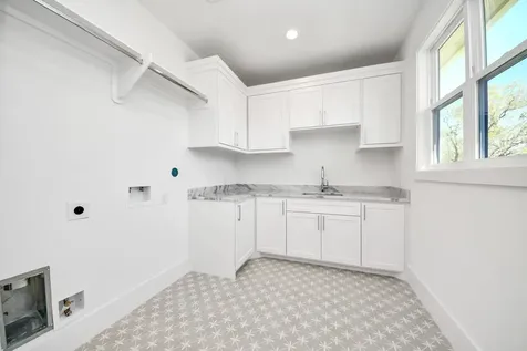 1623 Viking Drive Houston TX 77018