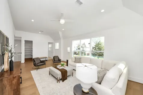 1623 Viking Drive Houston TX 77018