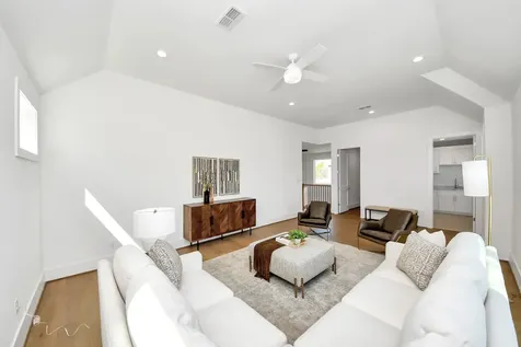 1623 Viking Drive Houston TX 77018