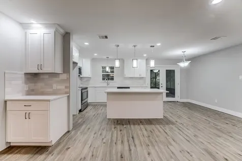 5535 Elm Springs Drive Houston TX 77048