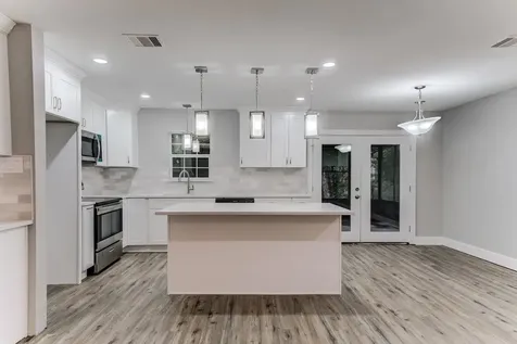 5535 Elm Springs Drive Houston TX 77048