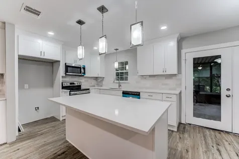 5535 Elm Springs Drive Houston TX 77048