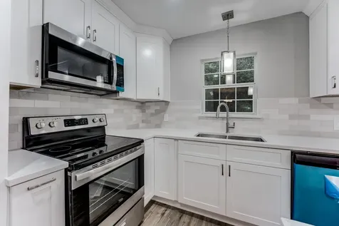 5535 Elm Springs Drive Houston TX 77048