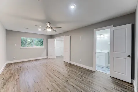 5535 Elm Springs Drive Houston TX 77048