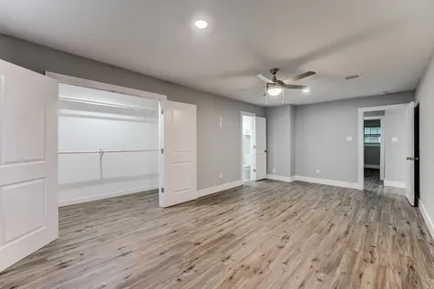 5535 Elm Springs Drive Houston TX 77048