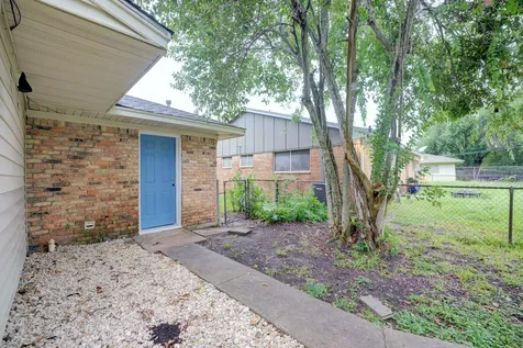 5535 Elm Springs Drive Houston TX 77048