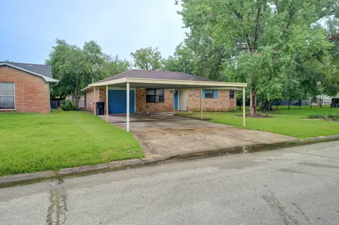 5535 Elm Springs Drive Houston TX 77048