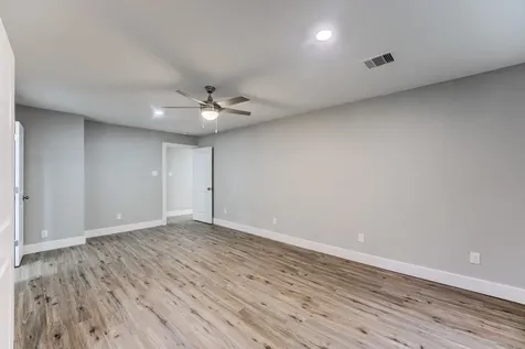 5535 Elm Springs Drive Houston TX 77048