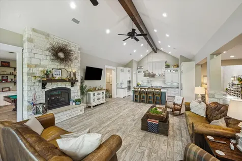 1255 Bronco Trail Angleton TX 77515