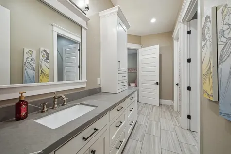 1255 Bronco Trail Angleton TX 77515