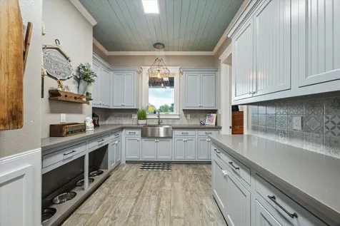 1255 Bronco Trail Angleton TX 77515
