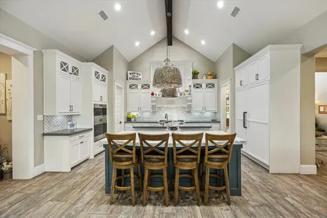 1255 Bronco Trail Angleton TX 77515