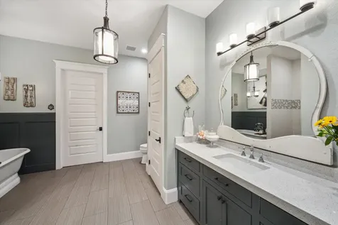 1255 Bronco Trail Angleton TX 77515