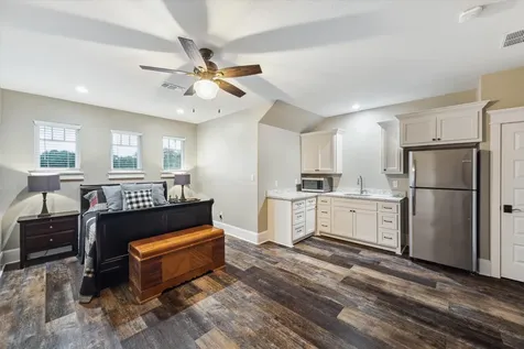 1255 Bronco Trail Angleton TX 77515