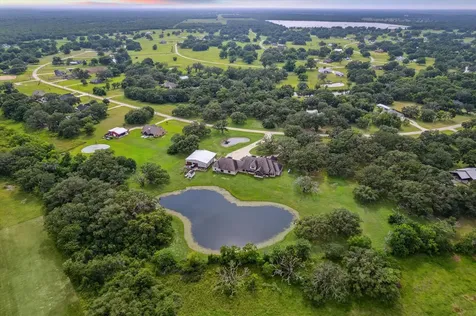 1255 Bronco Trail Angleton TX 77515