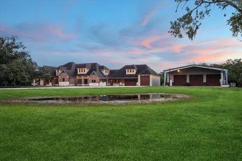 1255 Bronco Trail Angleton TX 77515