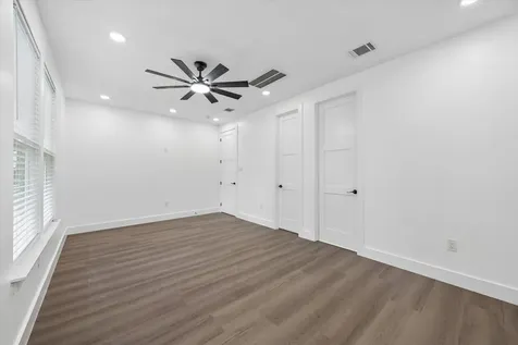 428 Neyland Street Houston TX 77022