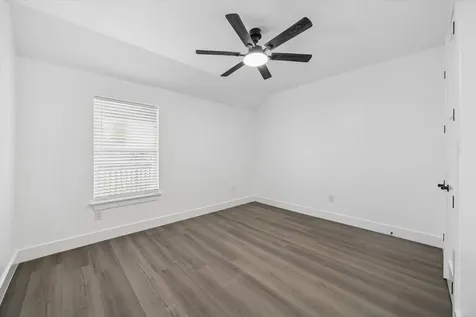 428 Neyland Street Houston TX 77022