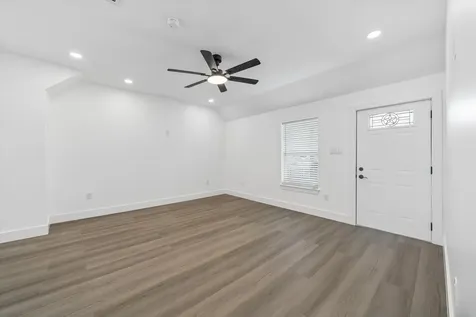 428 Neyland Street Houston TX 77022
