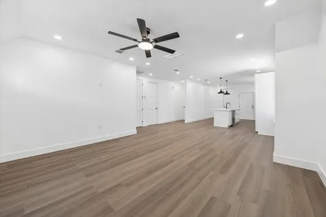 428 Neyland Street Houston TX 77022