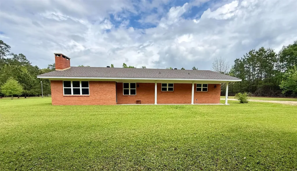7339 Us Highway 190 E Livingston TX 77351