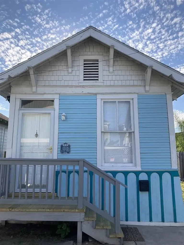 1312 26th Street Galveston TX 77550