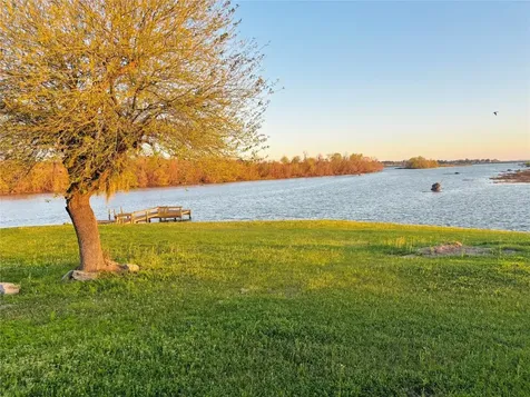 512 Laurel Cove W Onalaska TX 77360