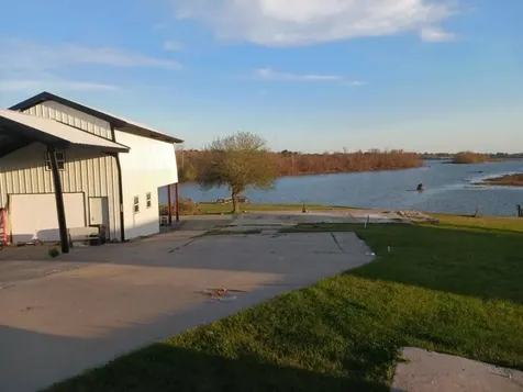 512 Laurel Cove W Onalaska TX 77360