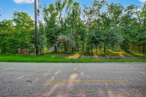 22722 Cr 384a Damon TX 77430