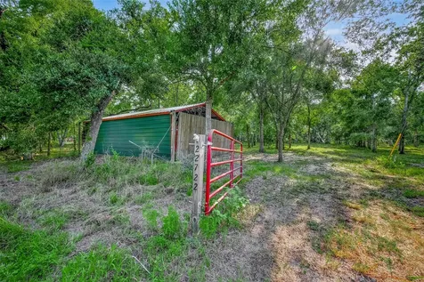 22722 Cr 384a Damon TX 77430