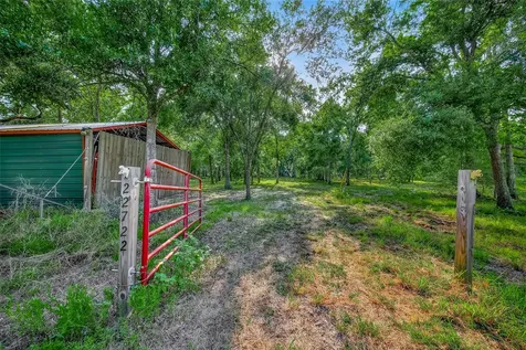 22722 Cr 384a Damon TX 77430