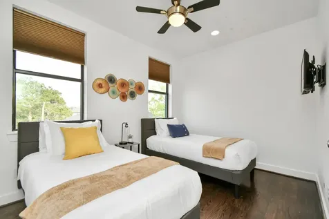 1705 Dunlavy Street A Houston TX 77006