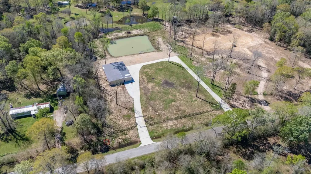 168 County Road 470 Dayton TX 77535