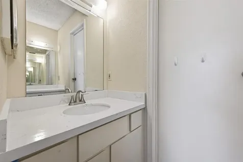 3100 Jeanetta Street 1004 Houston TX 77063