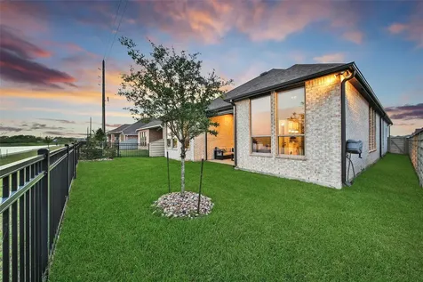 2554 Forbidden Fig Row Manvel TX 77578