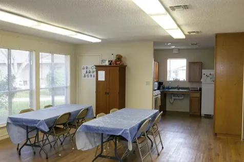 1200 Meadow Park Lockhart TX 78644