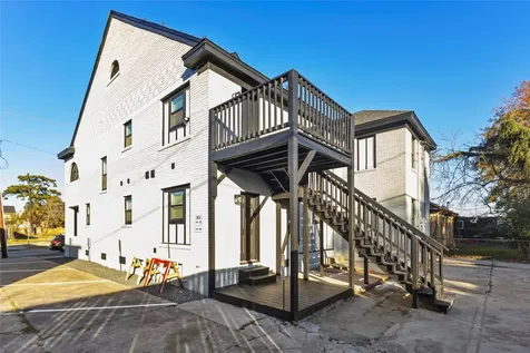 2824 Blodgett Street Houston TX 77004