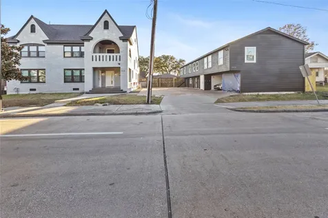 2824 Blodgett Street Houston TX 77004