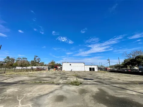 4711 Yale Street Houston TX 77018