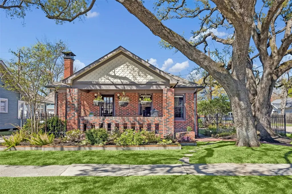 1001 W Cottage Street Houston TX 77009