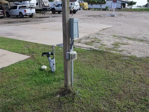 3401 Highway 6 Hitchcock TX 77563