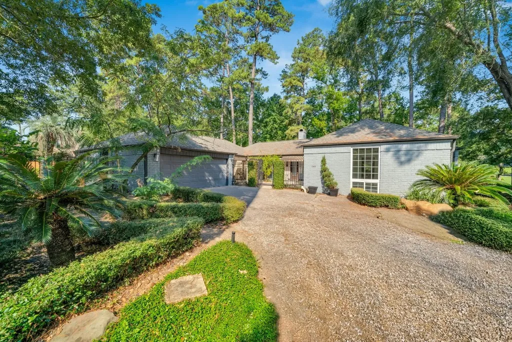 3102 Breezy Pines Court Kingwood TX 77339