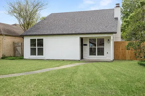 2 Sandelwood Trail Trail Beaumont TX 77706
