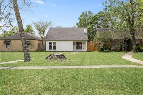 2 Sandelwood Trail Trail Beaumont TX 77706