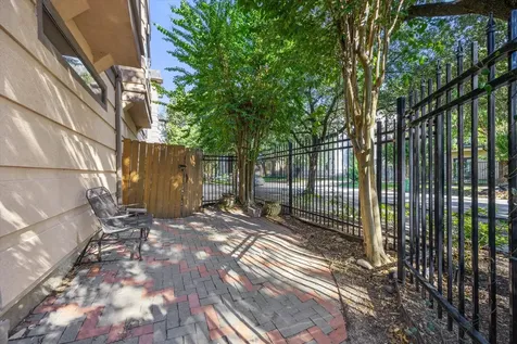 2422 Dorrington Street A Houston TX 77030