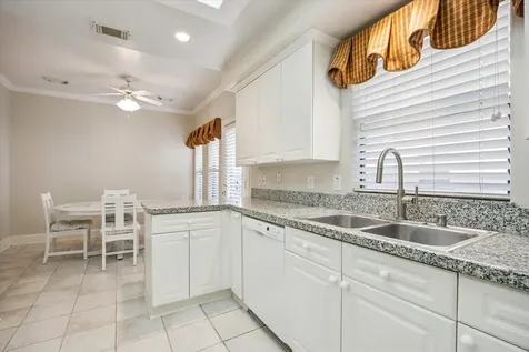 2422 Dorrington Street A Houston TX 77030