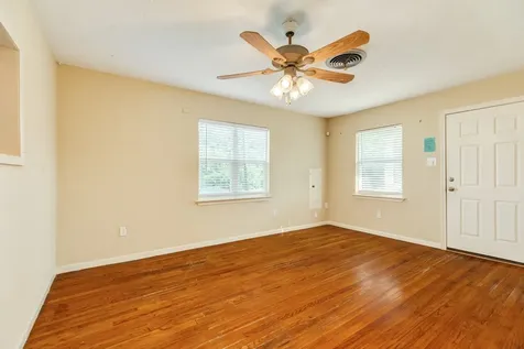 5519 Menard Avenue Galveston TX 77551