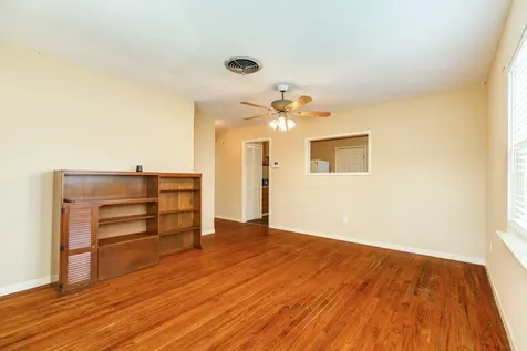 5519 Menard Avenue Galveston TX 77551